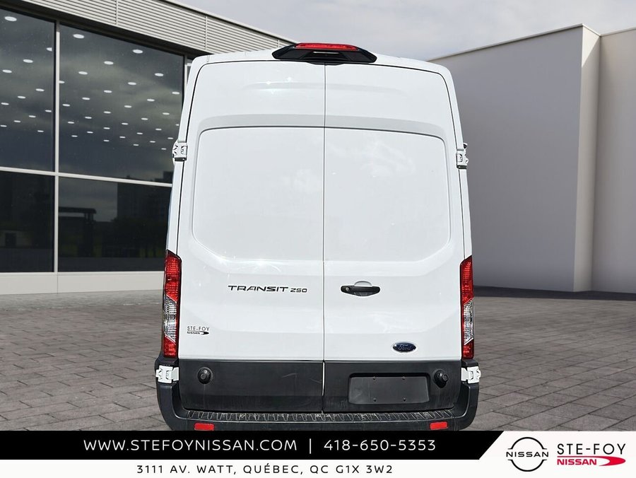Ford Transit fourgon utilitaire T-250 PA toit surélevé 148 po PNBV de 9 070 lb 2025