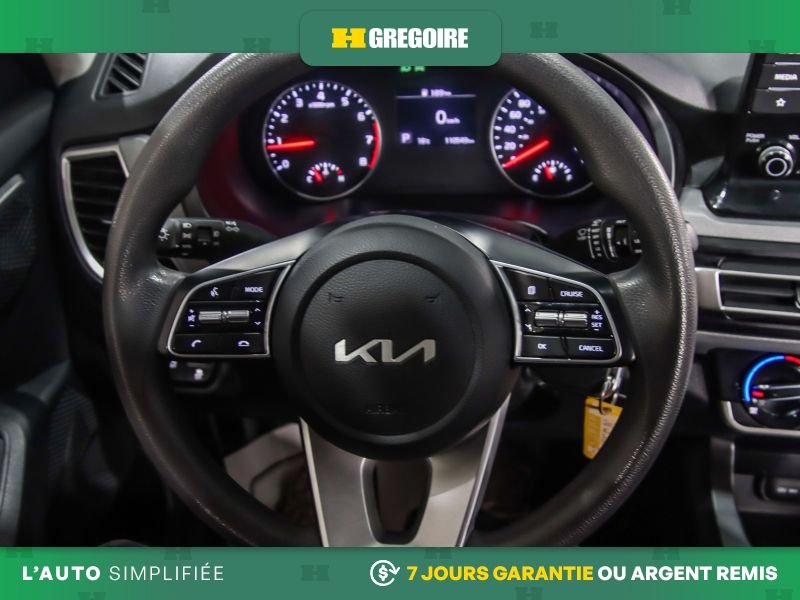 2022 Kia Seltos Grey Laval - photo #16