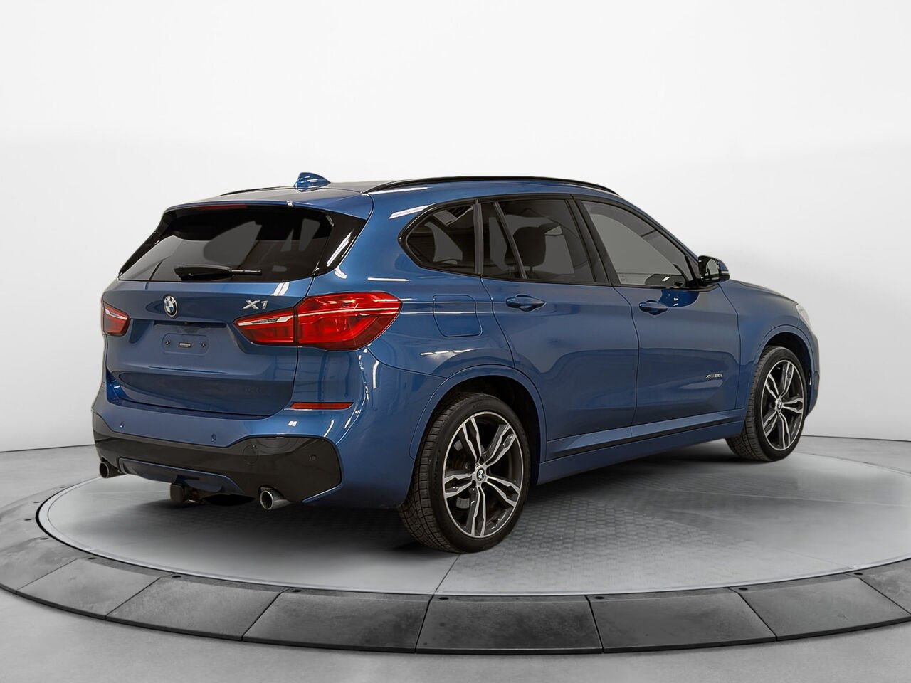2018 BMW X1 xDrive 28i M Sport Premium Package Blue Sherbrooke - photo #5