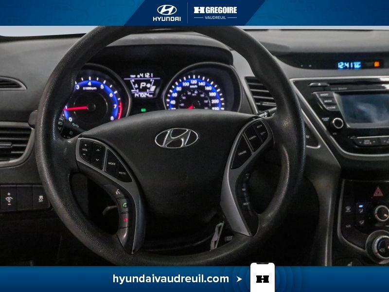 Hyundai Elantra YR819 | Allure sport berline 4 portes BA 2016 Blanc Laval - photo #19