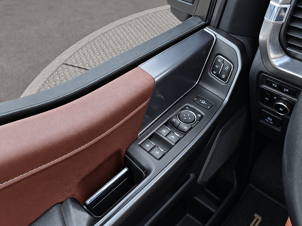 2023 Ford F-150 LARIAT, SuperCrew Black Val-David - photo #11