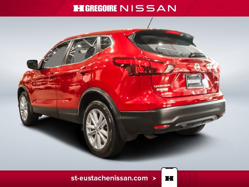 2017 Nissan Qashqai Red Laval - photo #5