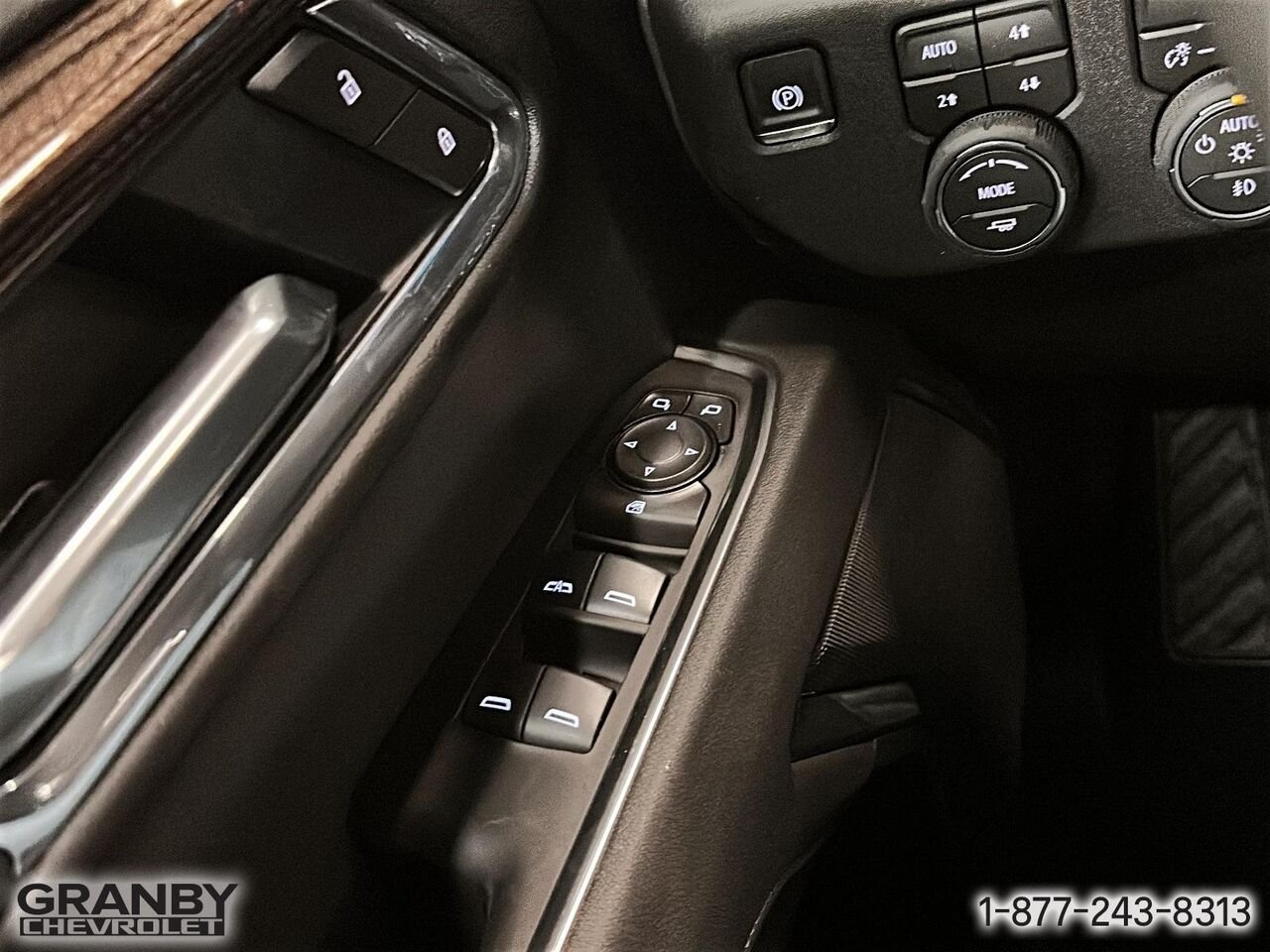 CHEVROLET Silverado 1500 K1500 SILVERADO CREW CAB RST STD/BOX (1SP) | B26-0699 2026 BLANC SOMMET Granby - photo #13
