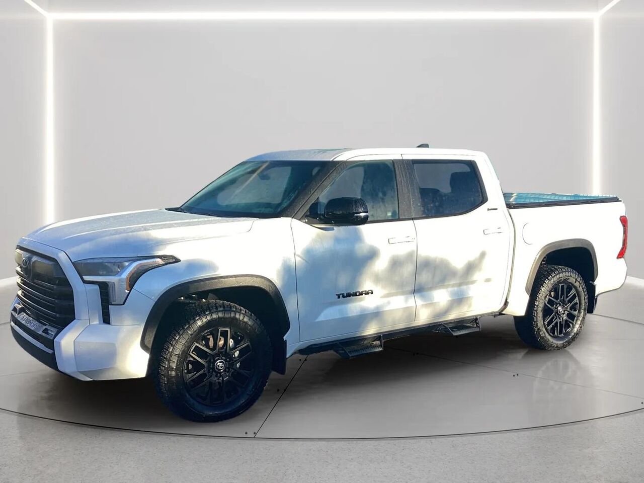 TOYOTA Tundra Limited CrewMax 4x4 2026 Frisson glacé nacré Gatineau - photo #0
