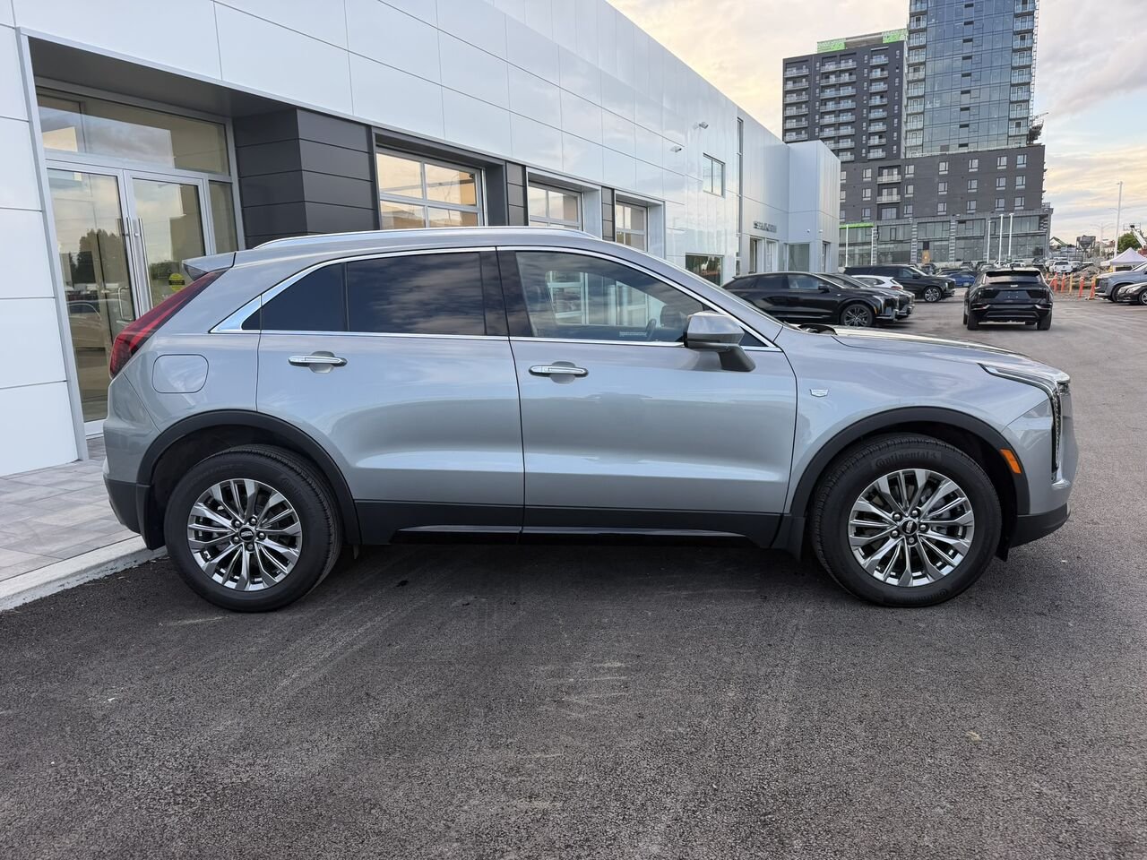 2024 Cadillac XT4 PREMIUM LUXURY AWD FINANCEMENT À PARTIR 3.99% Laval - photo #8