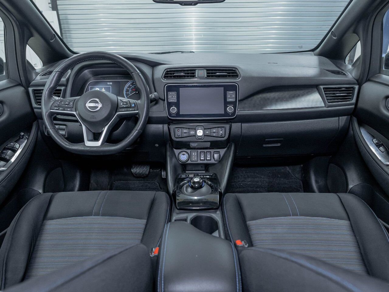Nissan LEAF SV *NAV* SIÈGES CHAUFF REG ADAPT CARPLAY 2023 Noir Saint-Jérôme - photo #10