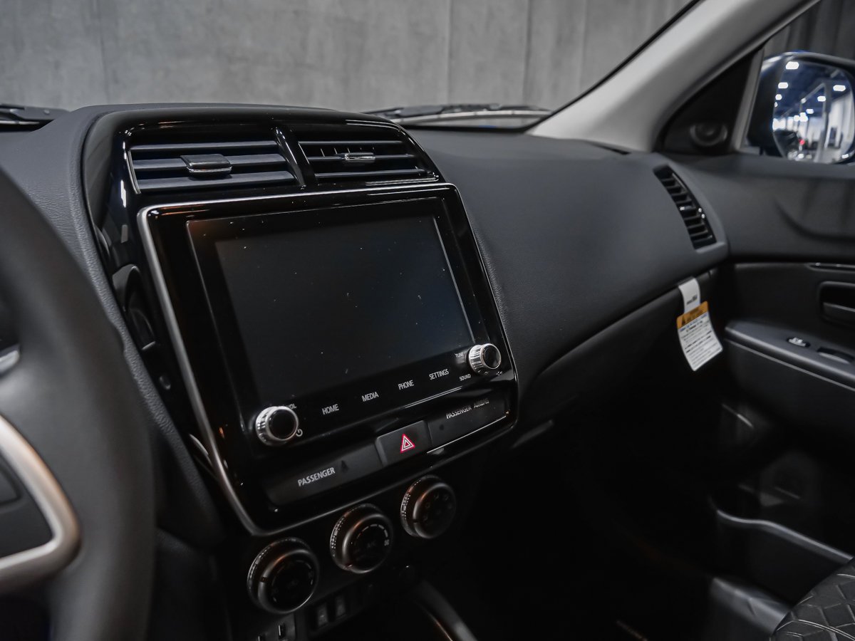 2027 Mitsubishi RVR ES Octane Blue Montreal - photo #8
