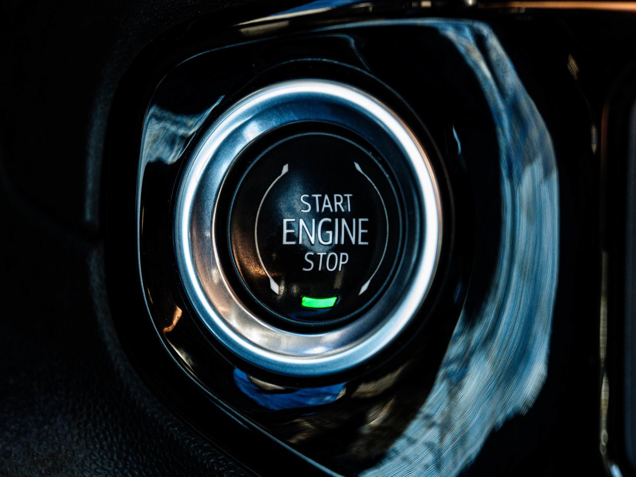 2025 Chevrolet Silverado 1500 4WD Crew Cab 147 LT Grey Sherwood Park - photo #25