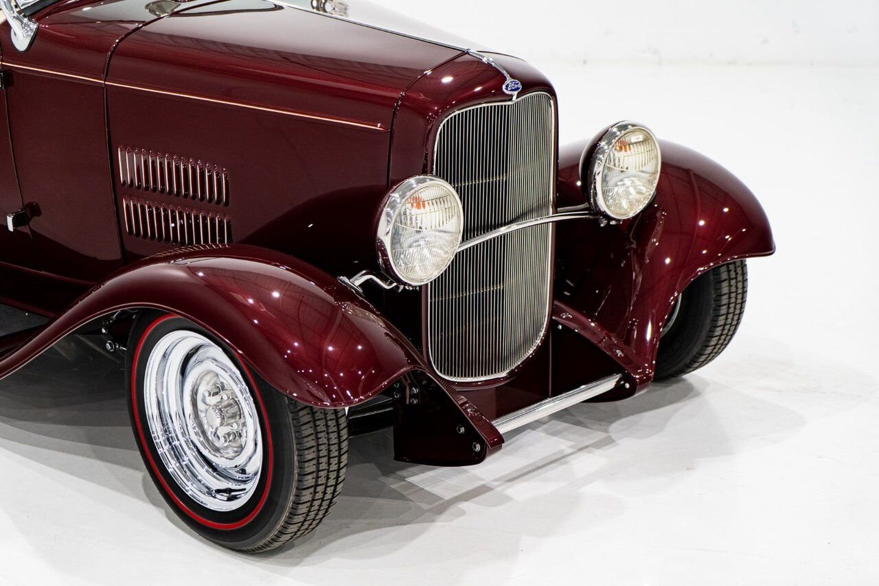 Ford Highboy Lobeck creation spectacular presentation **PRICE IN USD** 1932 Rouge Montréal - photo #31