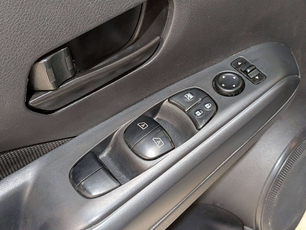 2024 Nissan Kicks S FWD Grey Val-David - photo #29