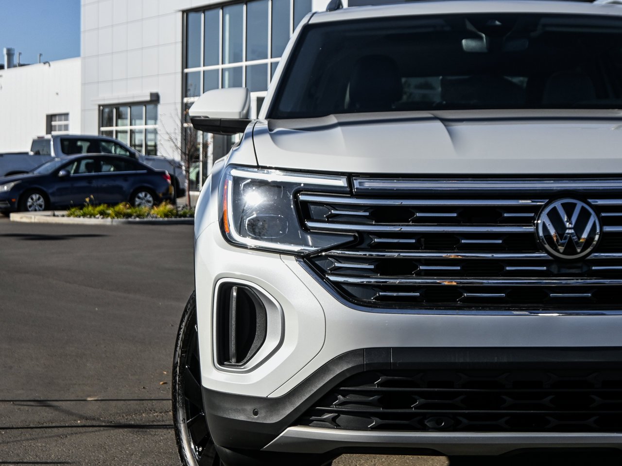 2024 Volkswagen Atlas Highline 2.0 TSI 4MOTION White Sherwood Park - photo #4