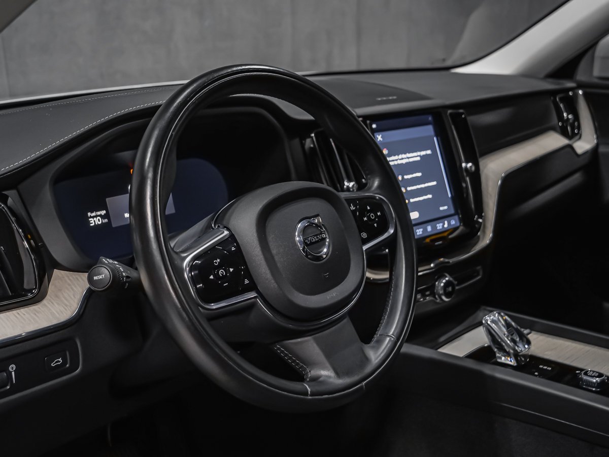 Volvo XC60 B6 INSCRIPTION ADVANCED CLIMATE 2022 Argent Montréal - photo #7