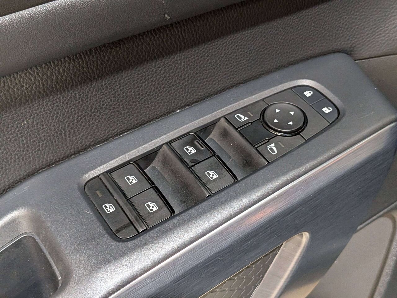 Nissan Pathfinder 2024 Vert Val-David - photo #35