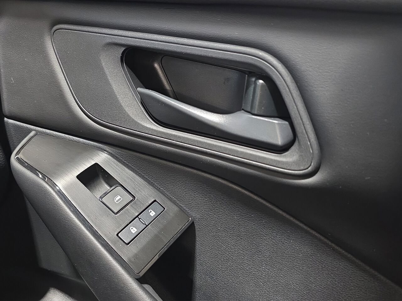 2024 Nissan Rogue S TI AWD, Cruise control, Sièges chauffant, écran tactile Black Val-David - photo #15