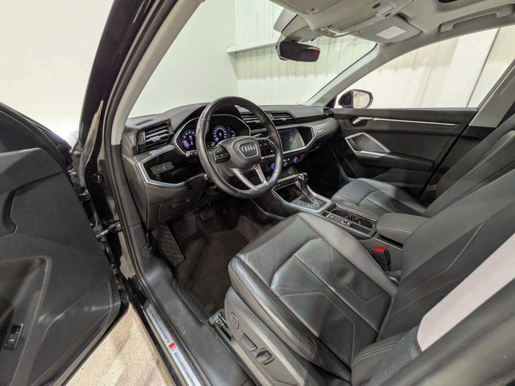 2021 Audi Q3 Progressiv 45 TFSI quattro Black Val-David - photo #10