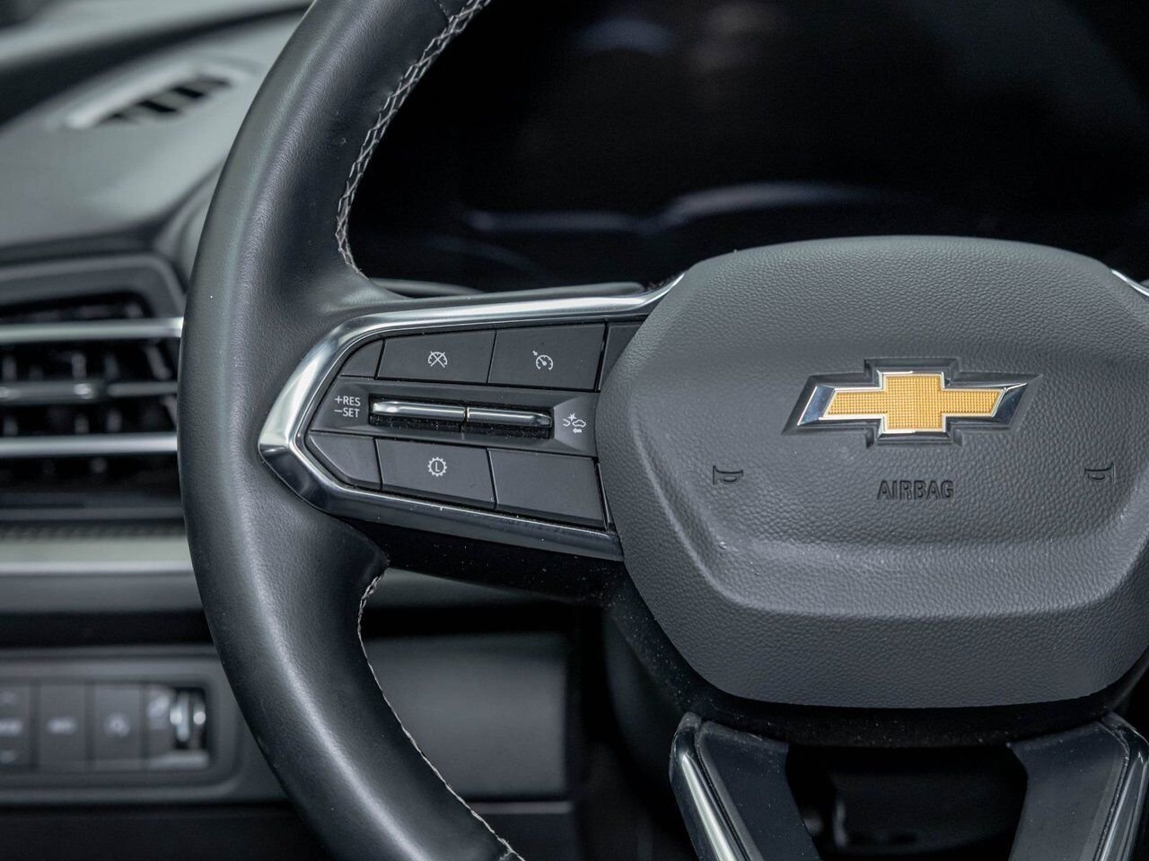 Chevrolet Traverse LT AWD *TOIT* SIÈGES CHAUFF REG ADAPT CARPLAY WIFI 2026 Gris Saint-Jérôme - photo #15
