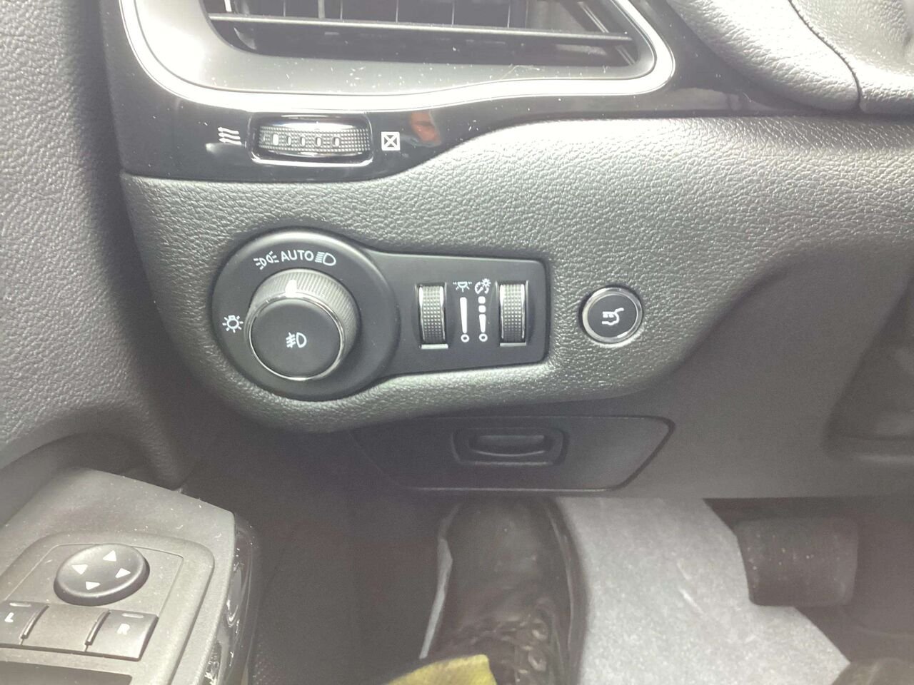 Jeep Cherokee 2023 Gris Gatineau - photo #16