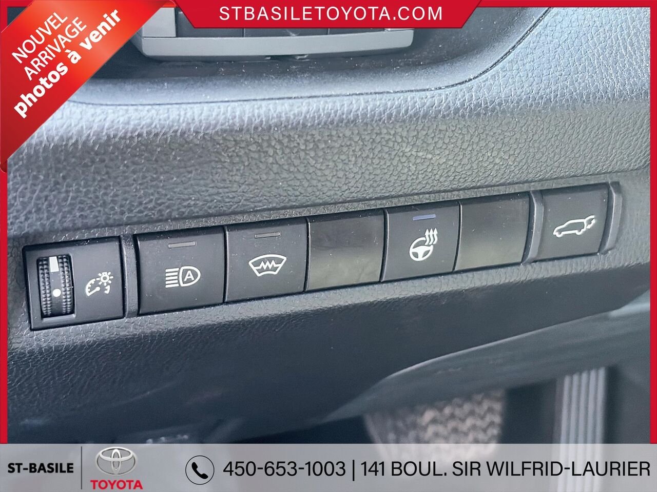 TOYOTA RAV4 2023 Argent Saint-Basile-le-Grand - photo #8