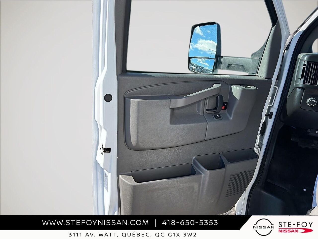 2025 Chevrolet Fourgonnette commerciale tronquée Express White Ste-Foy - photo #10