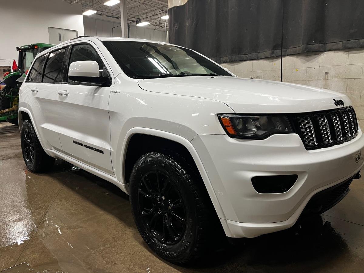 2021 Jeep Grand Cherokee White Sainte-Agathe-des-Monts - photo #0
