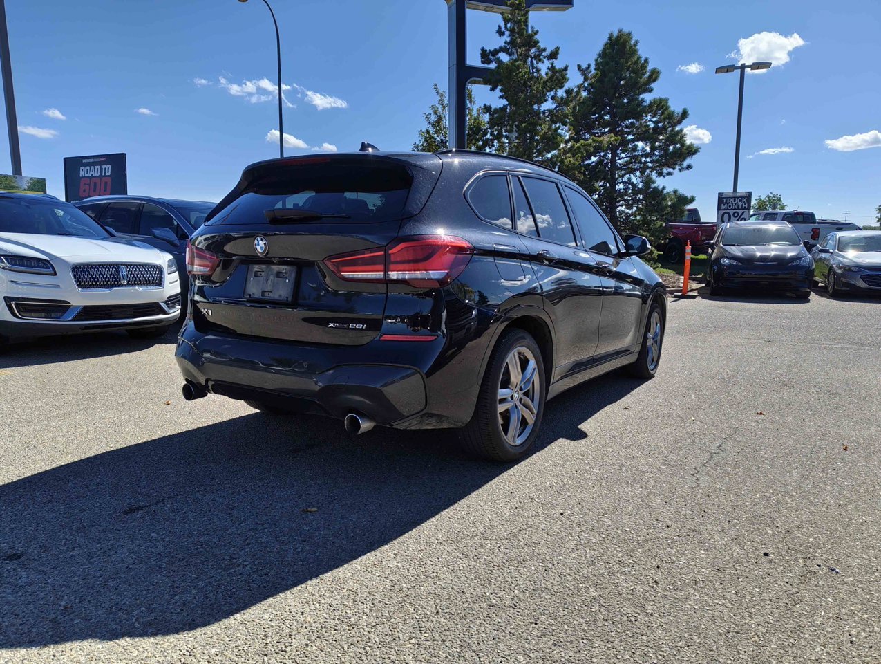 2021 BMW X1 xDrive28i Sports Activity Vehicle Black Sherwood Park - photo #5
