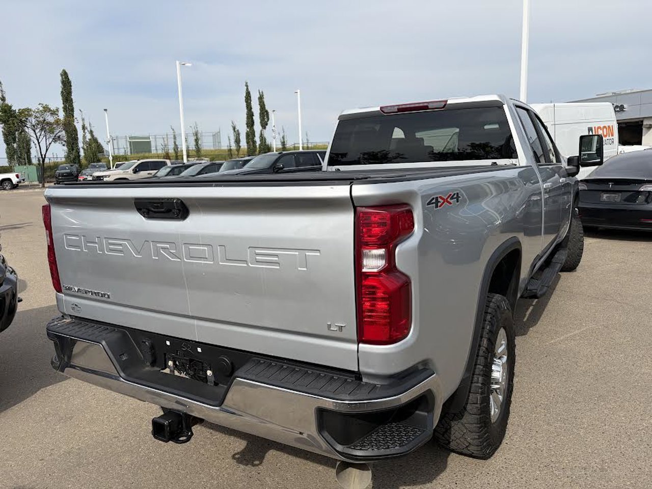 2022 Chevrolet Silverado 2500HD 4WD Crew Cab 159 LT Grey Sherwood Park - photo #4