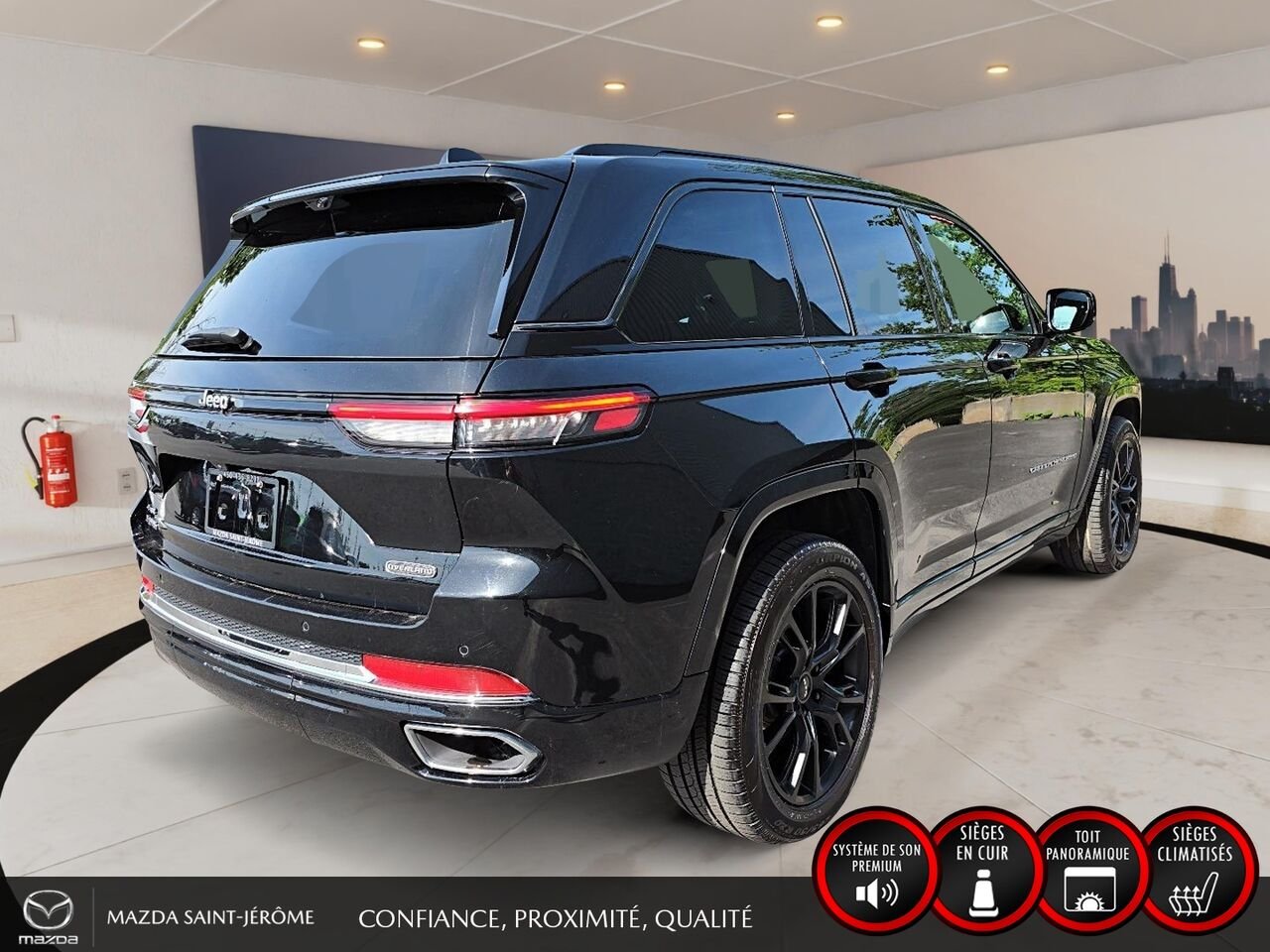 Jeep Grand Cherokee Overland | CUIR NAPPA | TOIT COMMANDVIEW 2 RANGÉES | SIÈGES VENTILÉS | 4X4 2023 Noir Saint-Jérôme - photo #5