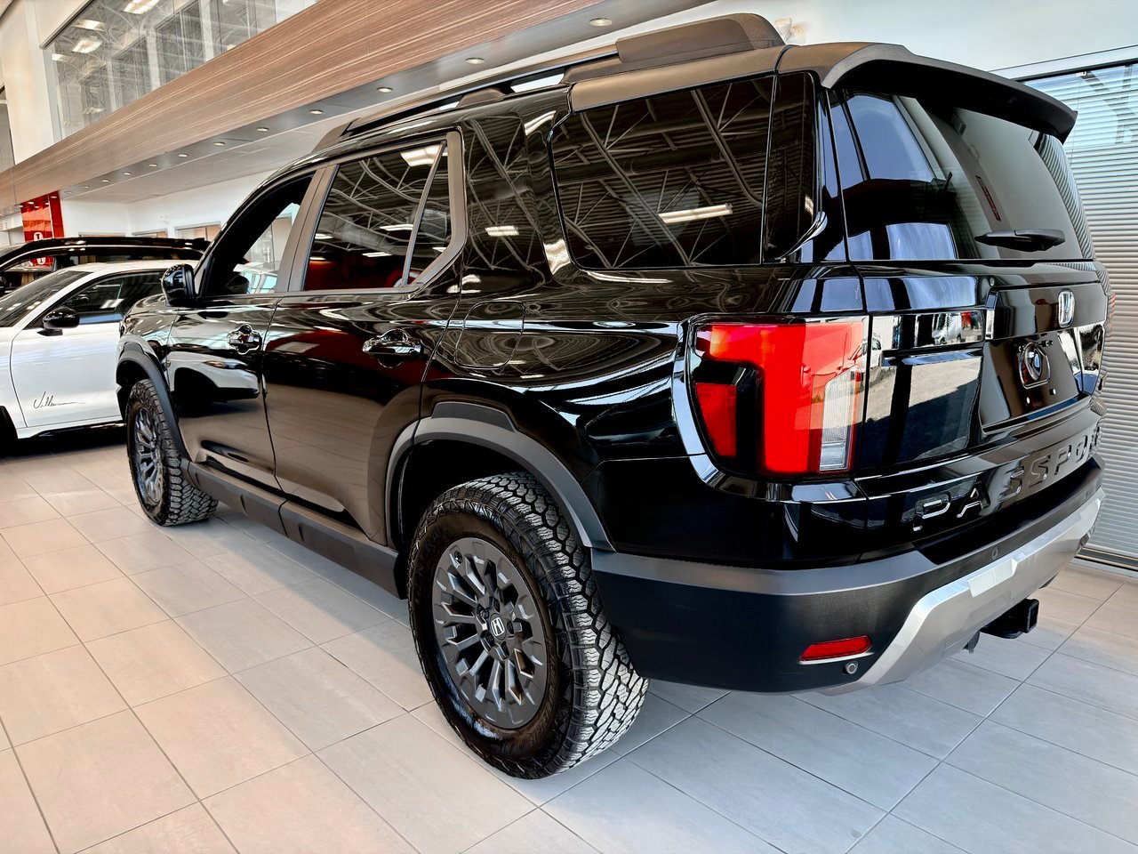 2026 Honda Passport Black Notre-Dame-des-Prairies - photo #8