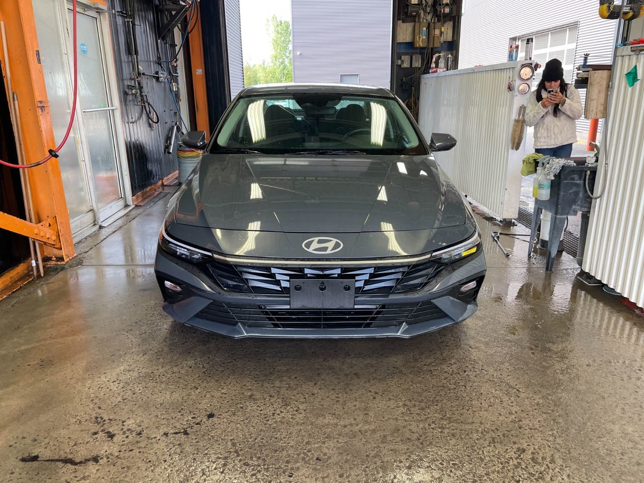 Hyundai Elantra PREFERRED AUTO *TOIT* NAV SIÈGES CHAUFF CARPLAY 2025 gray Saint-Jérôme - photo #5