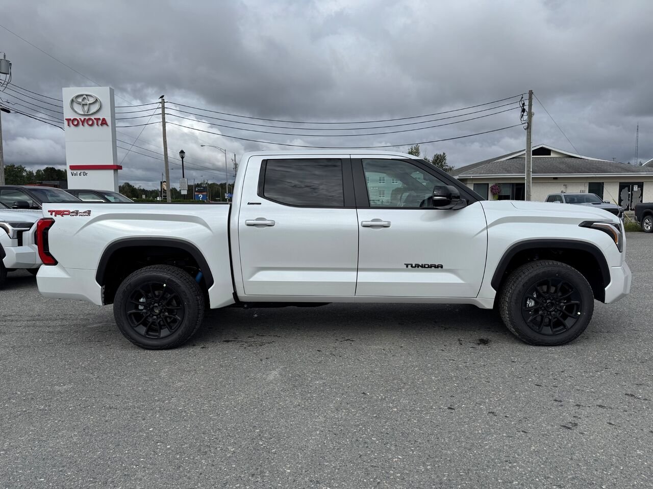 2026 Toyota Tundra Limited CrewMax 4x4 White Val-d'Or - photo #1