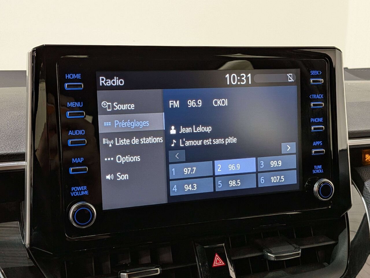 Toyota Corolla à hayon Manual 2019 Blanc Val-David - photo #20
