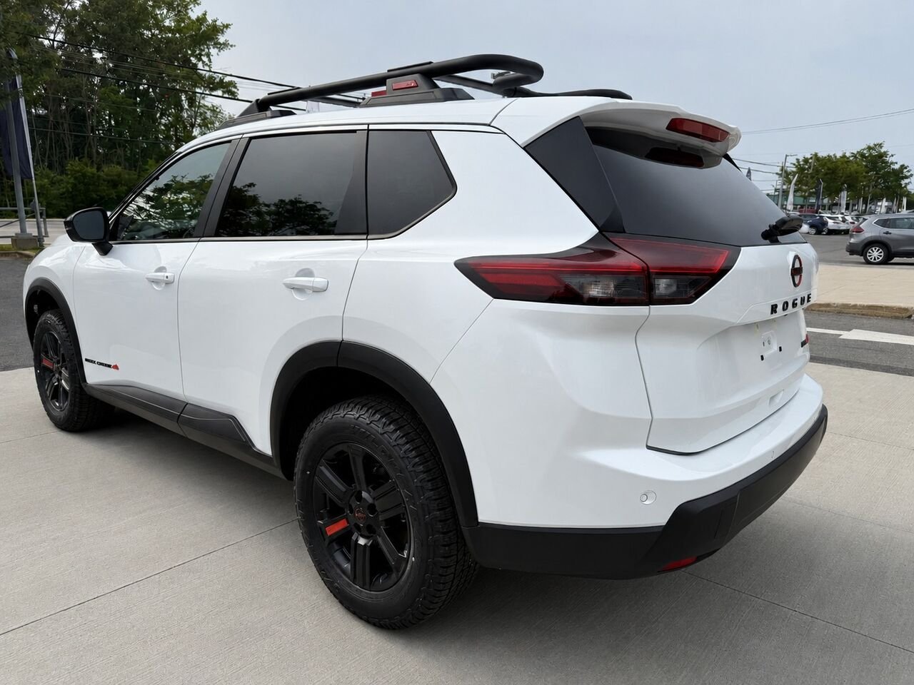 NISSAN Rogue ROGUE ROCK CREEK 2026 Blanc Everest nacré triple couche Châteauguay - photo #3