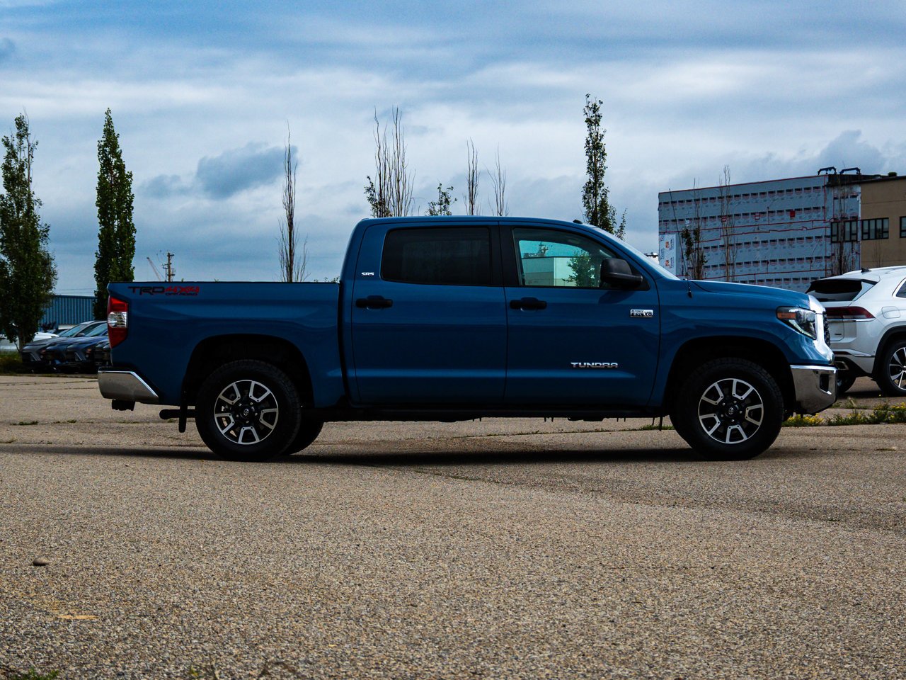 2019 Toyota Tundra 4x4 Crewmax SR5 Plus 5.7L Blue Sherwood Park - photo #13