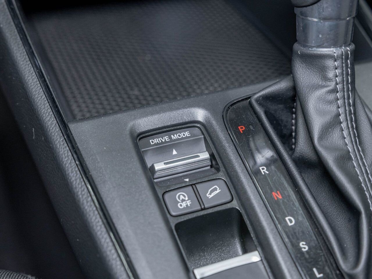 Honda CR-V SPORT AWD *TOIT* SIÈGES CHAUFF HAYON ELECT CARPLAY 2025 Noir Saint-Jérôme - photo #23