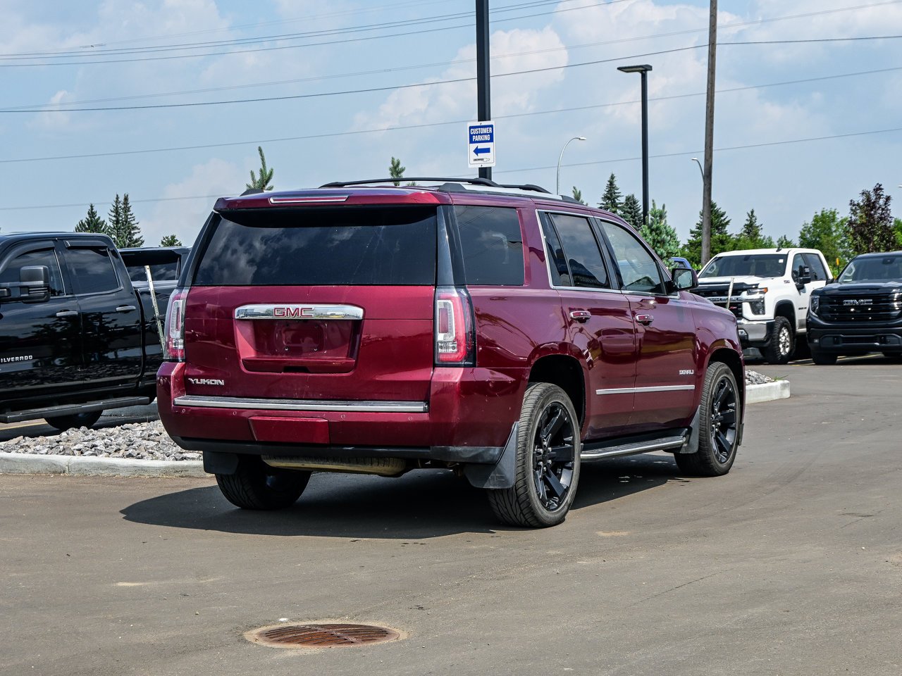 2017 GMC Yukon 4WD 4dr Denali Red Sherwood Park - photo #11