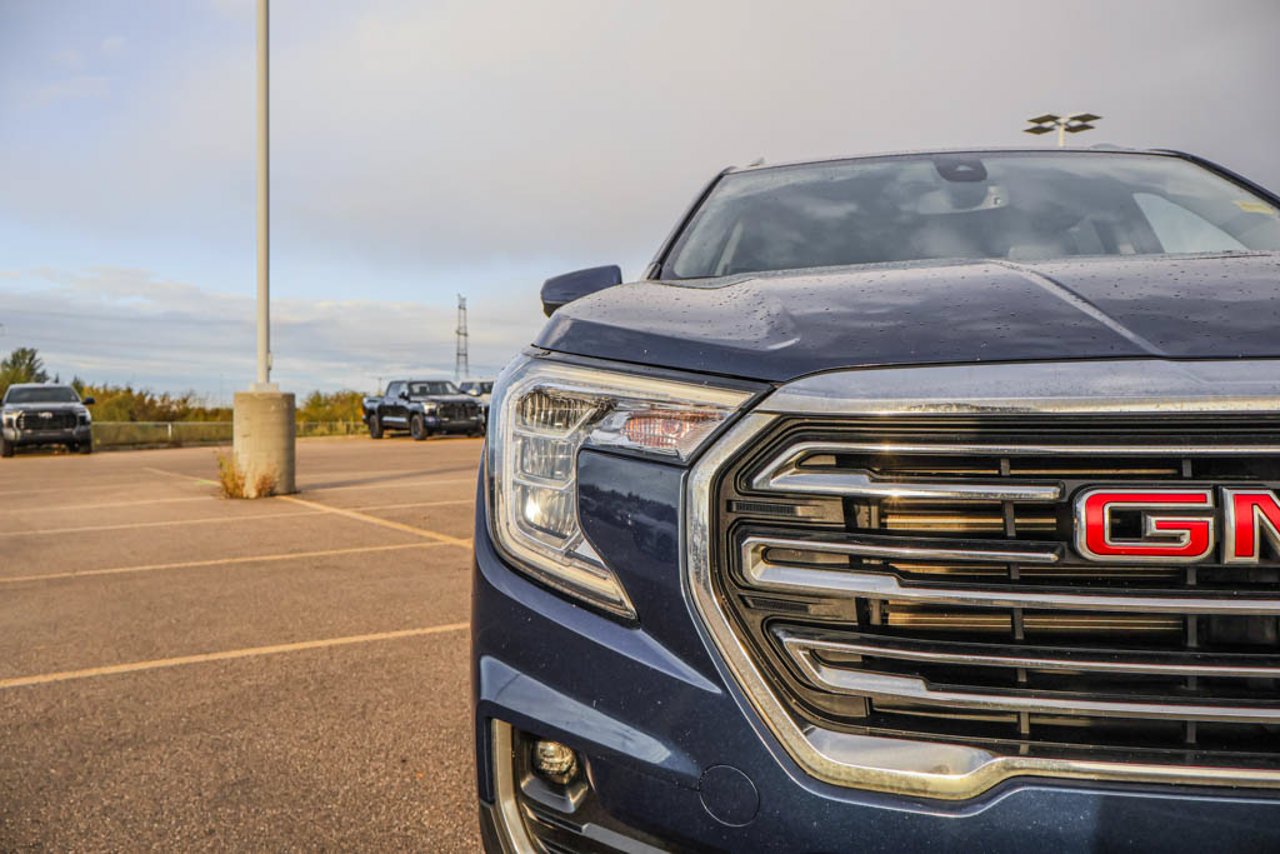 2022 GMC Terrain AWD 4dr SLT Blue Sherwood Park - photo #10