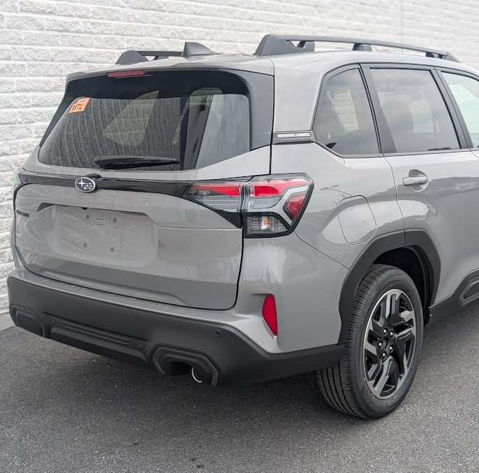 SUBARU Forester LIMITED 2026 Roche de rivière nacré