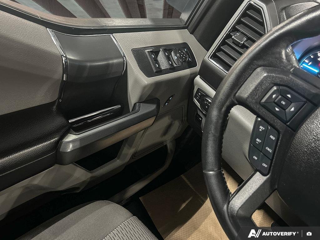2018 Ford F-150 2602152C | XLT 4WD SuperCrew 5.5' Box White Edmonton - photo #16