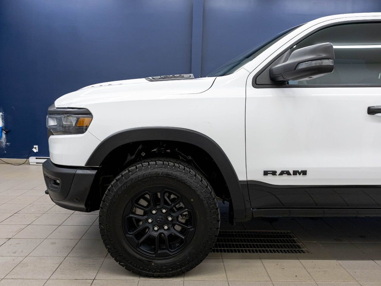 Ram 1500 REBEL CREW 4X4 *NAV* SIÈGES CHAUF CARPLAY REG ADAP 2026 Blanc Saint-Jérôme - photo #32