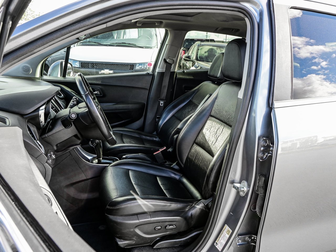 2020 Chevrolet Trax AWD 4dr Premier Grey Sherwood Park - photo #16