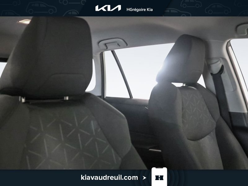 2020 Toyota Rav 4 White Laval - photo #22