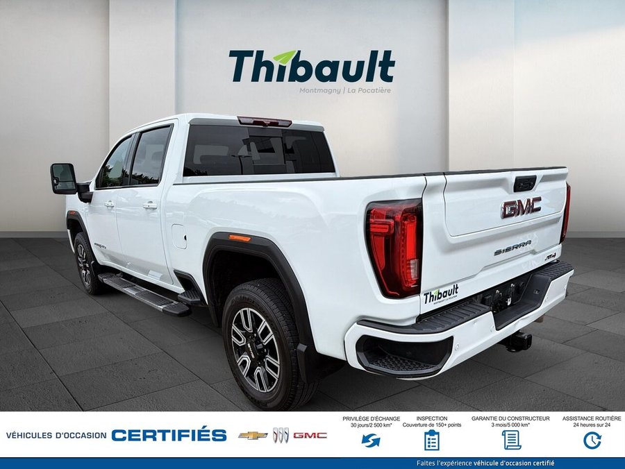 GMC SIERRA K25 AT4 cabine multiplace 4RM 159 po 2023 Blanc