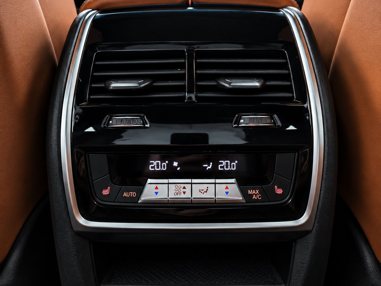 BMW X7 40i xDrive 2023 Noir Granby - photo #24