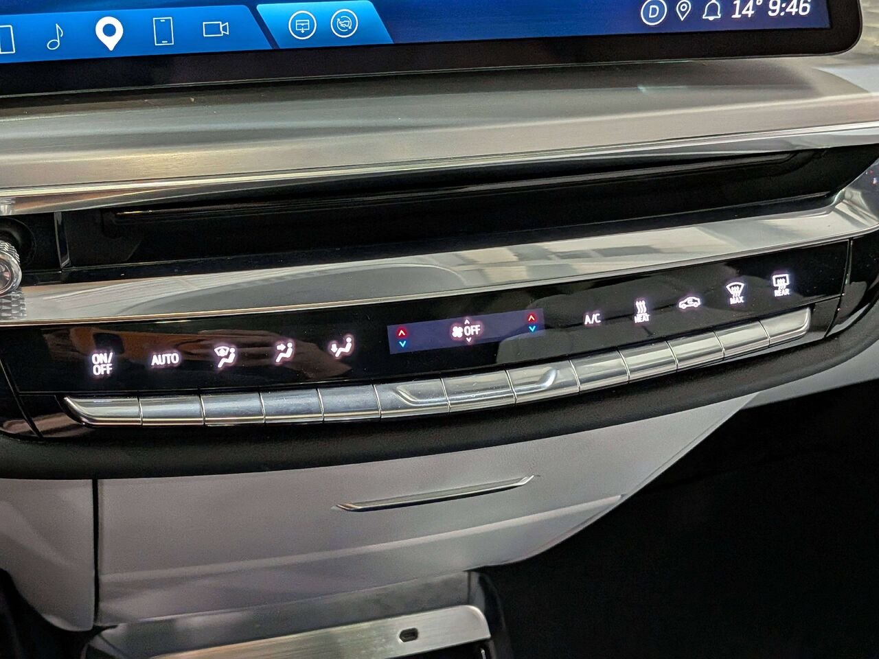 2024 Cadillac LYRIQ 4dr Sport w/1SF Red Val-David - photo #28
