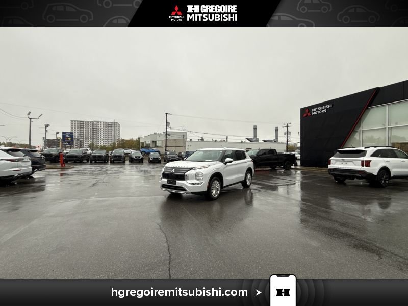 2024 Mitsubishi Outlander White Laval - photo #4