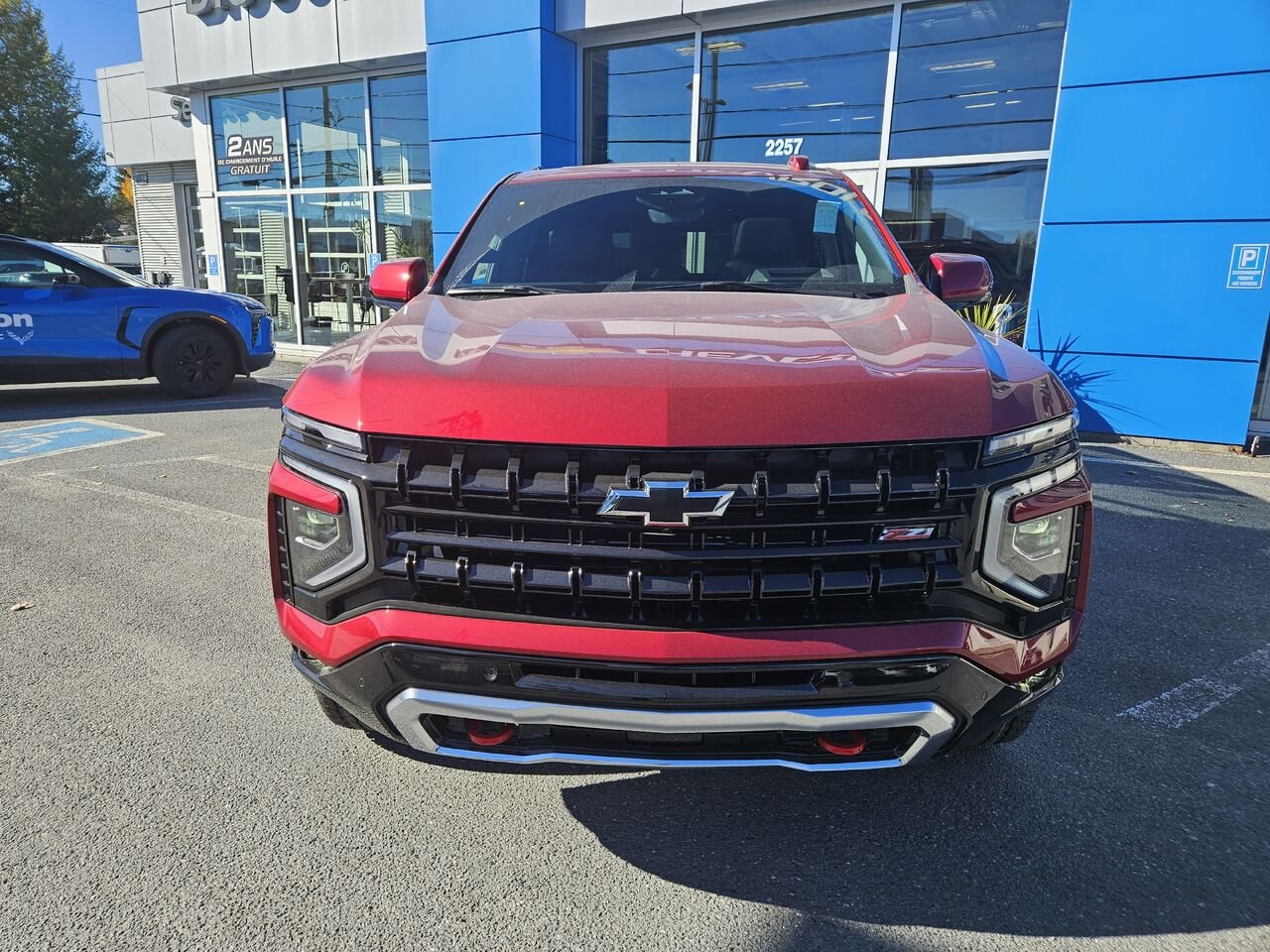 2027 Chevrolet Tahoe Z71 4 portes 4RM Radiant Red Tintcoat Thetford Mines - photo #5