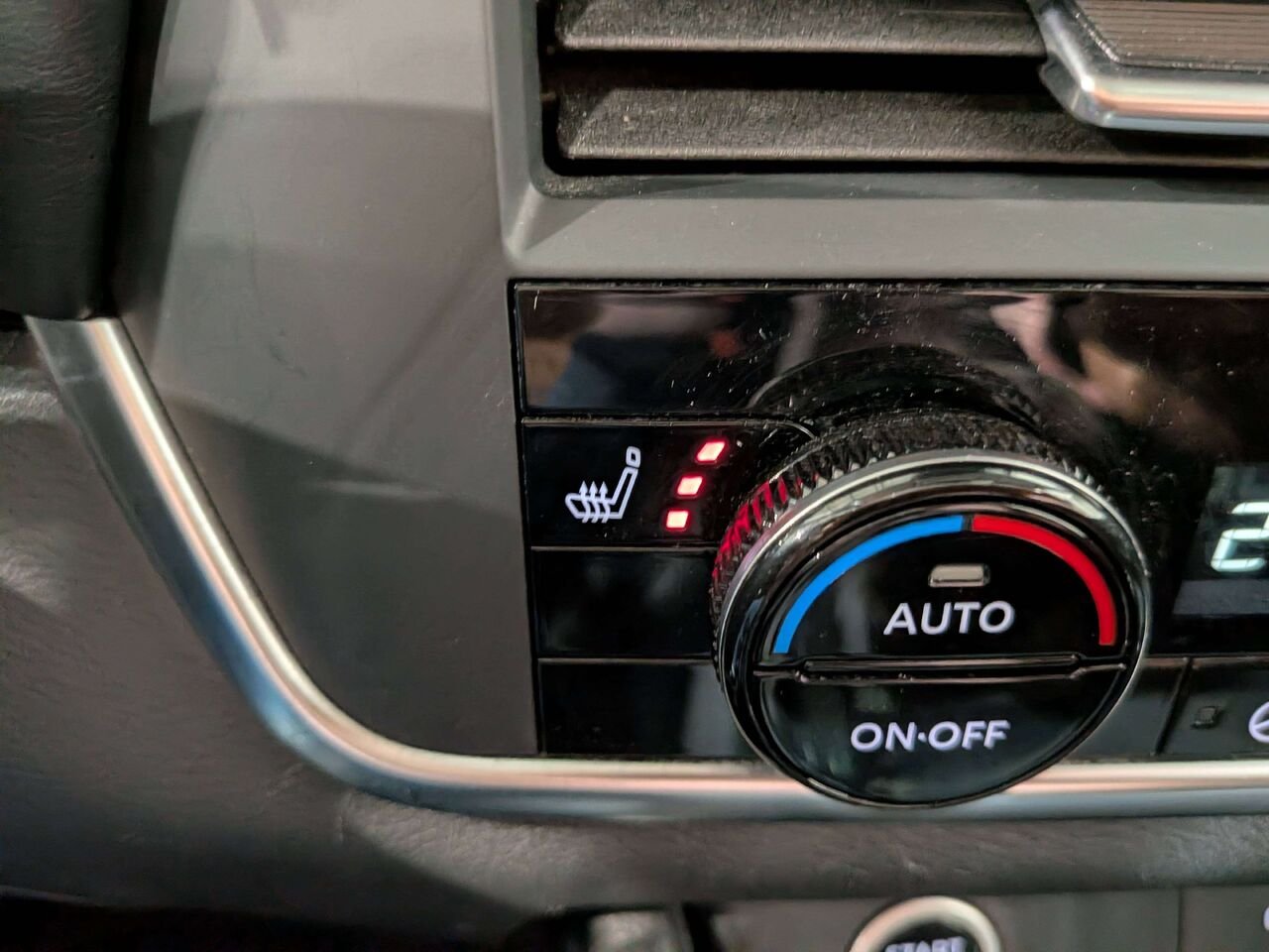 2023 Nissan Rogue AWD SV Moonroof Black Val-David - photo #27