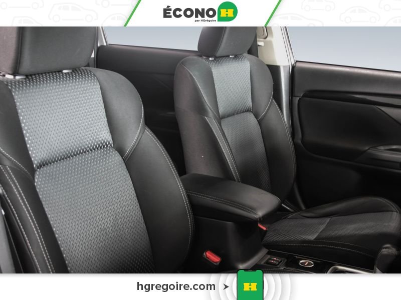 2019 Mitsubishi Outlander White Saint-Eustache - photo #23