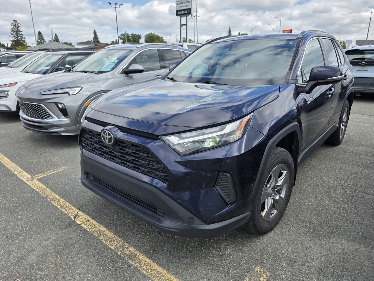 2022 Toyota RAV4 XLE TI Blue Rouyn-Noranda - photo #2