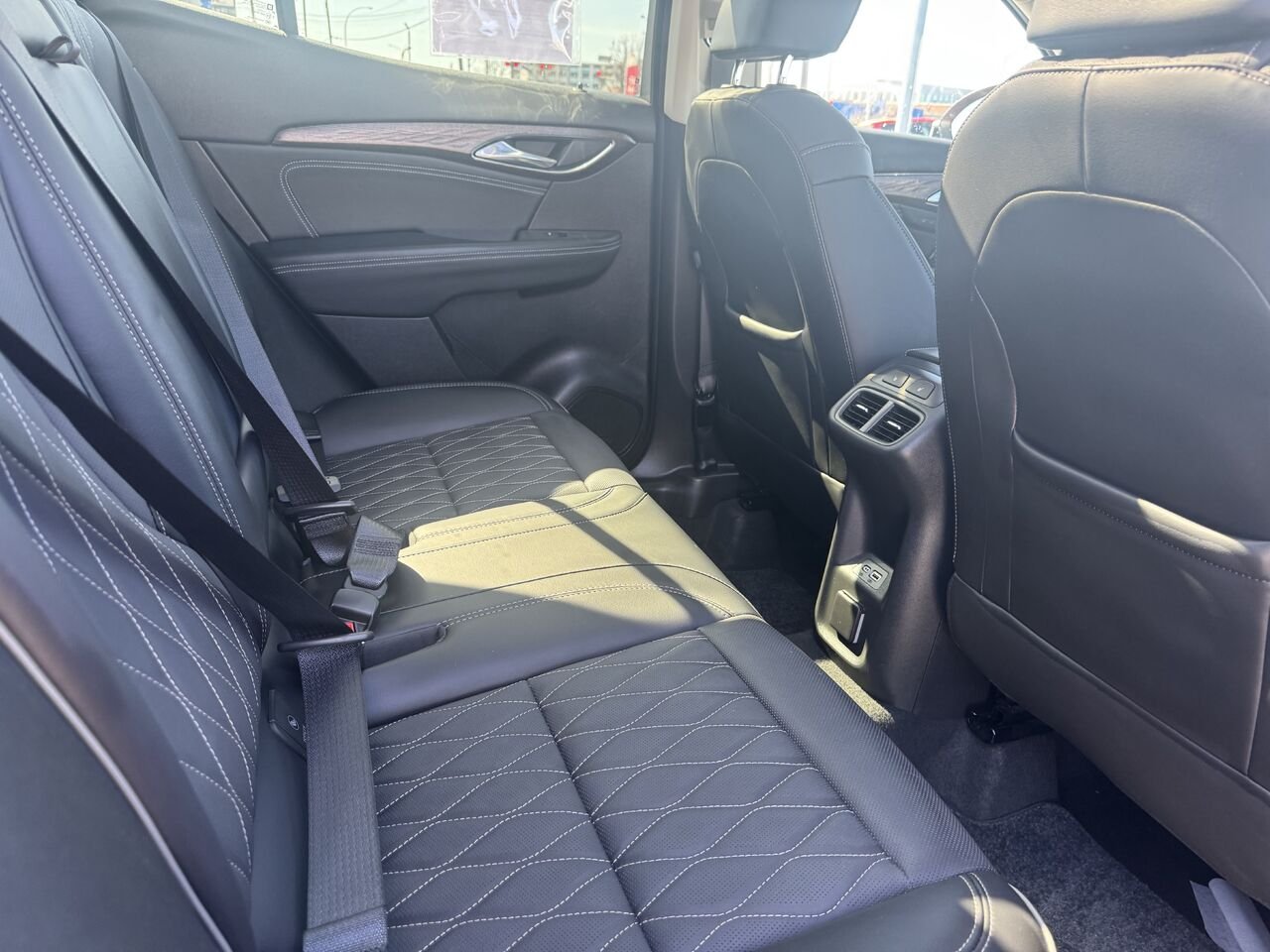 BUICK ENVISION AVENIR Avenir 4 portes TI 2023 Rouge Ottawa & Gatineau - photo #10